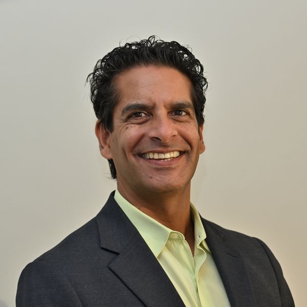 Karim Bhaloo, Associate